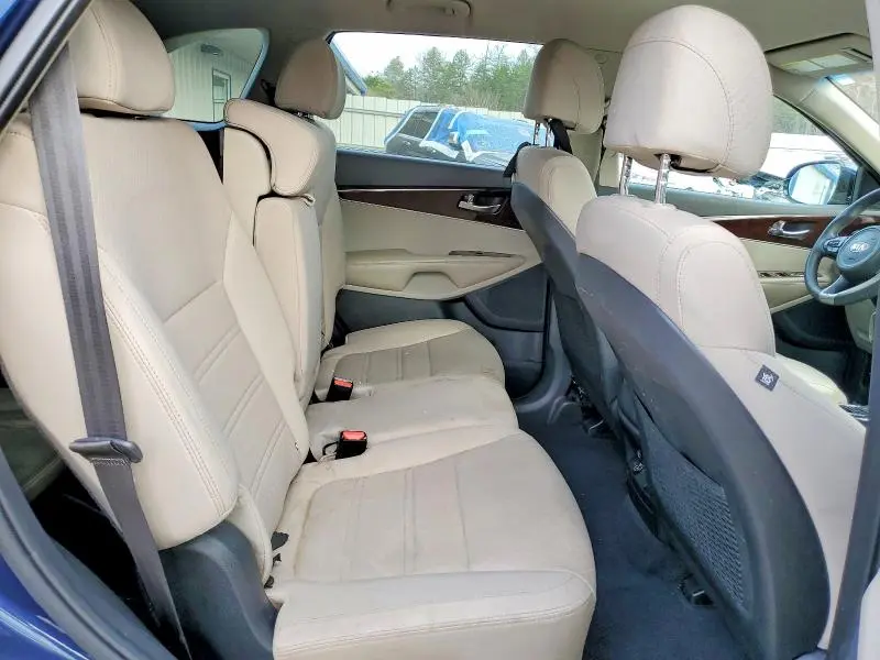 2017 KIA SORENTO LX V6  