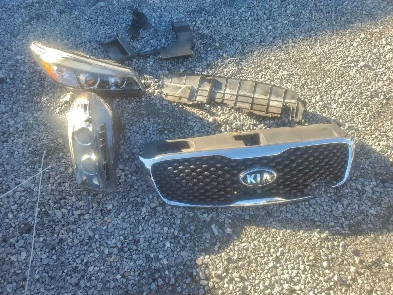 2018 KIA SORENTO LX  