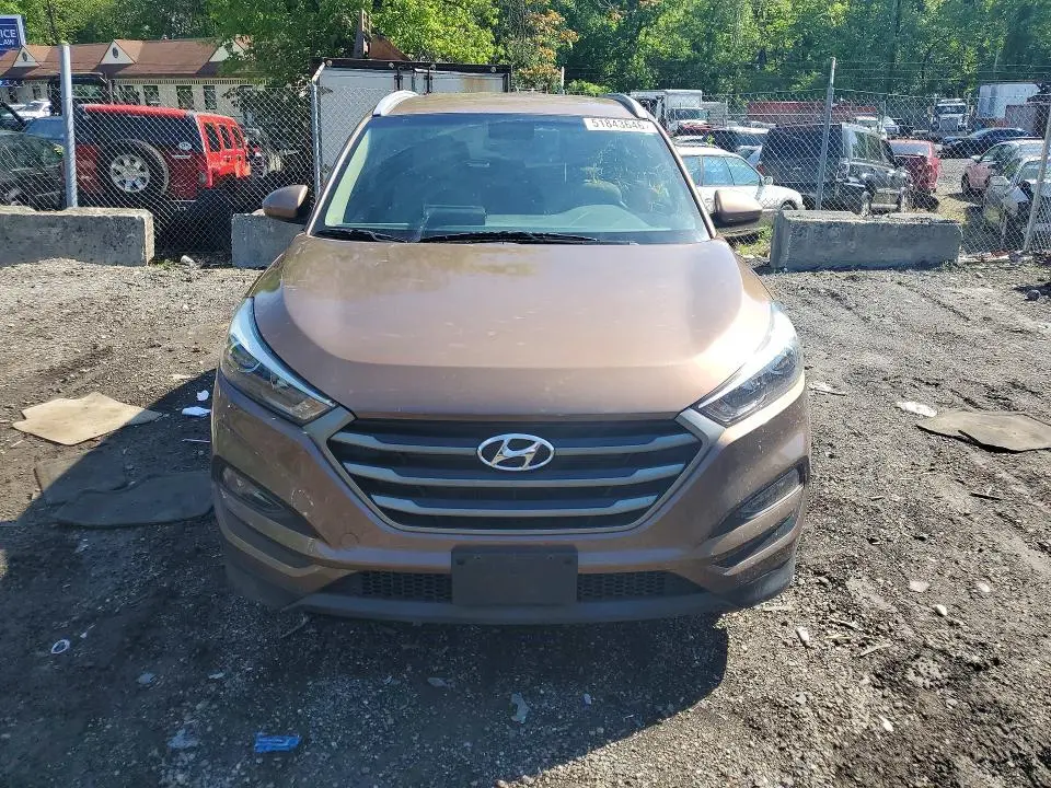 2016 HYUNDAI TUCSON SE  