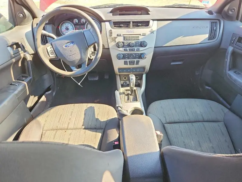 2010 FORD FOCUS SE  