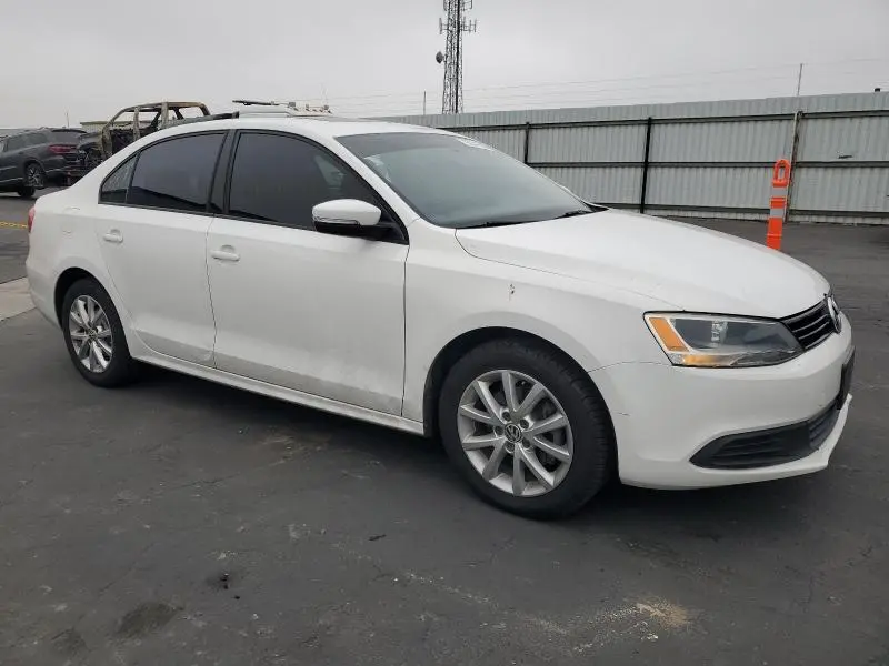 2011 VOLKSWAGEN JETTA SE  