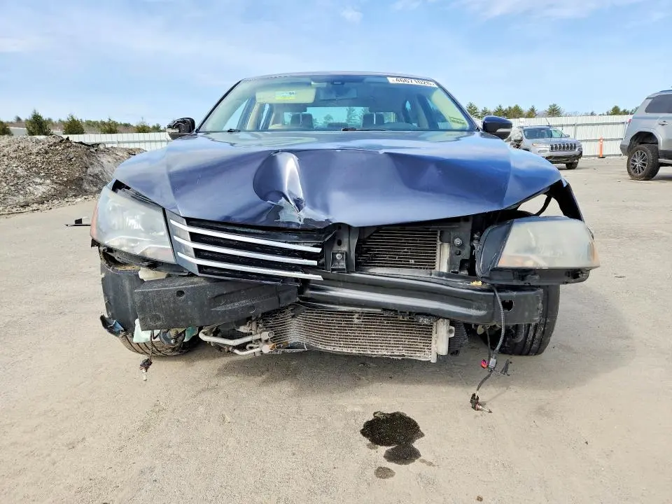 2015 VOLKSWAGEN PASSAT S  