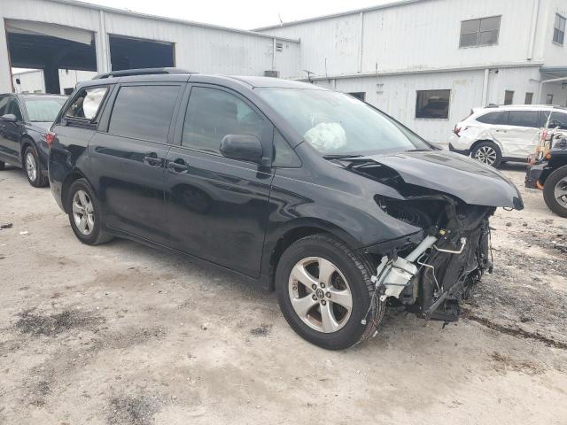 2018 TOYOTA SIENNA LE