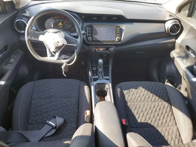 2022 NISSAN KICKS SV  