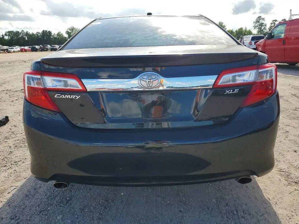2013 TOYOTA CAMRY XLE V6  