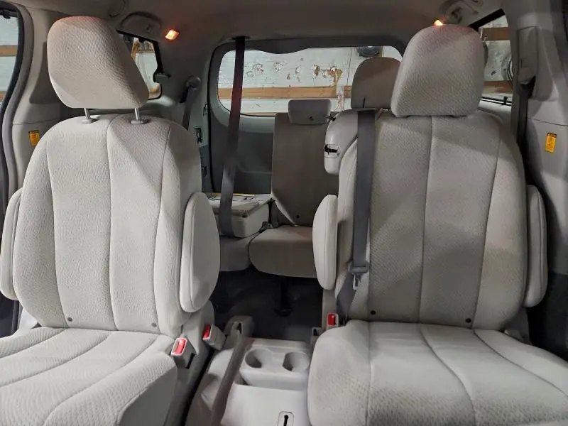 2012 TOYOTA SIENNA LE  