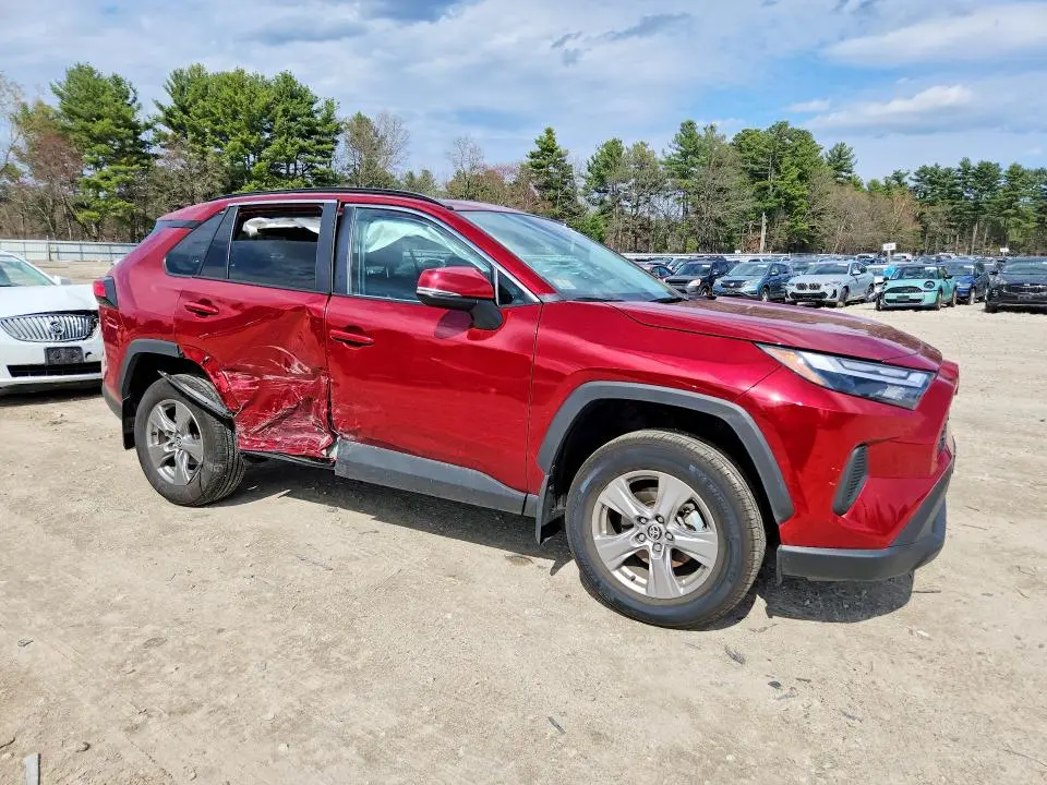2025 TOYOTA RAV4 XLE  