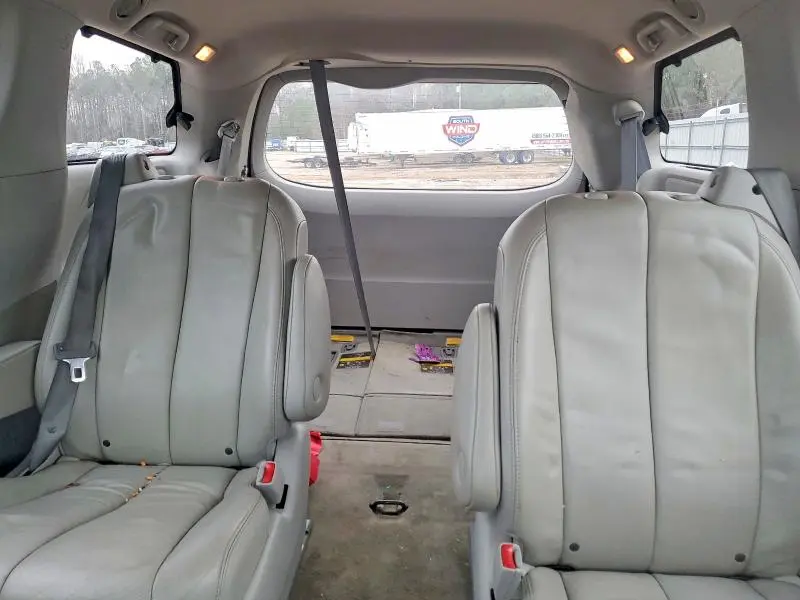 2013 TOYOTA SIENNA XLE 7-PASSENGER  
