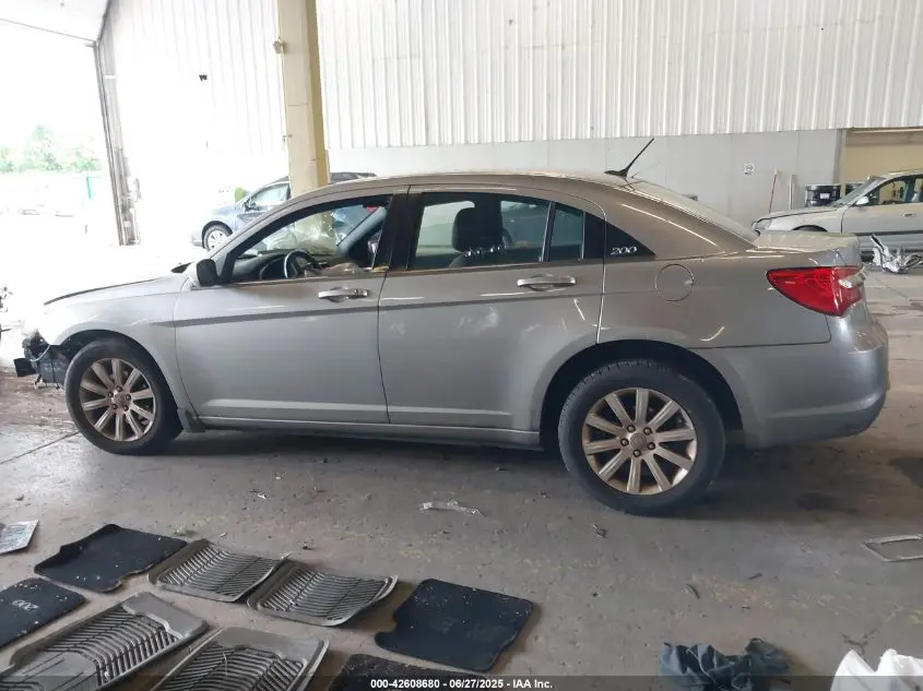 2013 CHRYSLER 200 TOURING