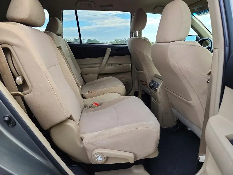 2012 TOYOTA HIGHLANDER BASE  