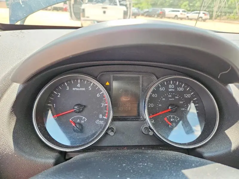 2011 NISSAN ROGUE S  