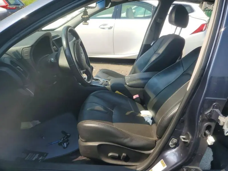 2011 INFINITI G37   