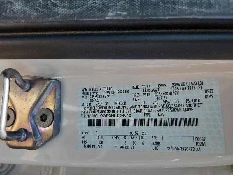 2017 FORD ESCAPE SE  