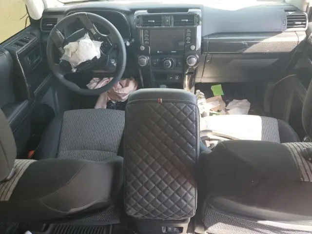 2021 TOYOTA 4RUNNER SR5  