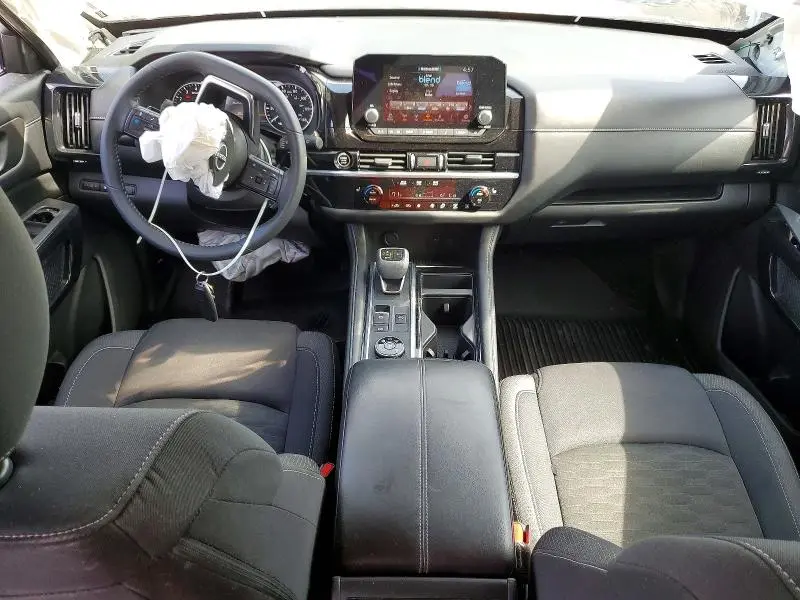 2023 NISSAN PATHFINDER SV  