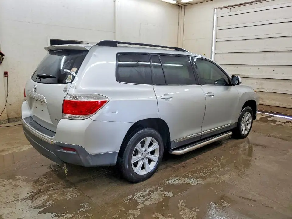 2012 TOYOTA HIGHLANDER BASE  