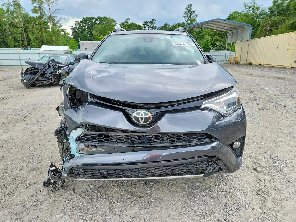 2018 TOYOTA RAV4 SE  
