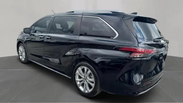 2022 TOYOTA SIENNA LIMITED  