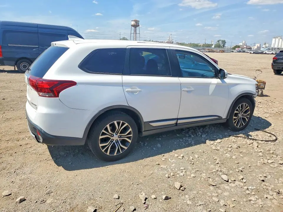 2018 MITSUBISHI OUTLANDER SE  