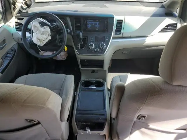 2017 TOYOTA SIENNA LE  