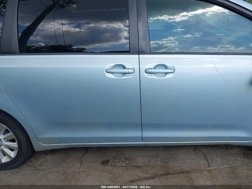 2016 TOYOTA SIENNA LE 7 PASSENGER