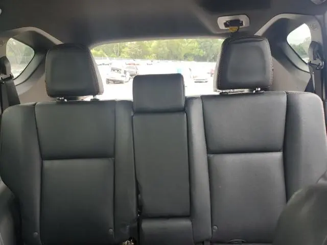 2016 TOYOTA RAV4 SE  