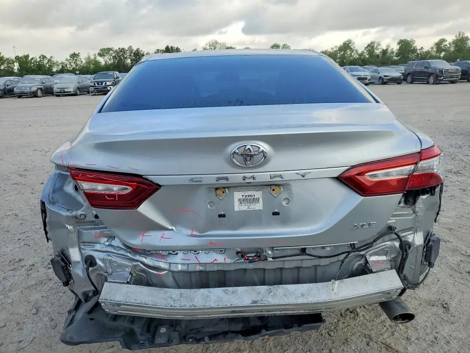 2018 TOYOTA CAMRY XLE  