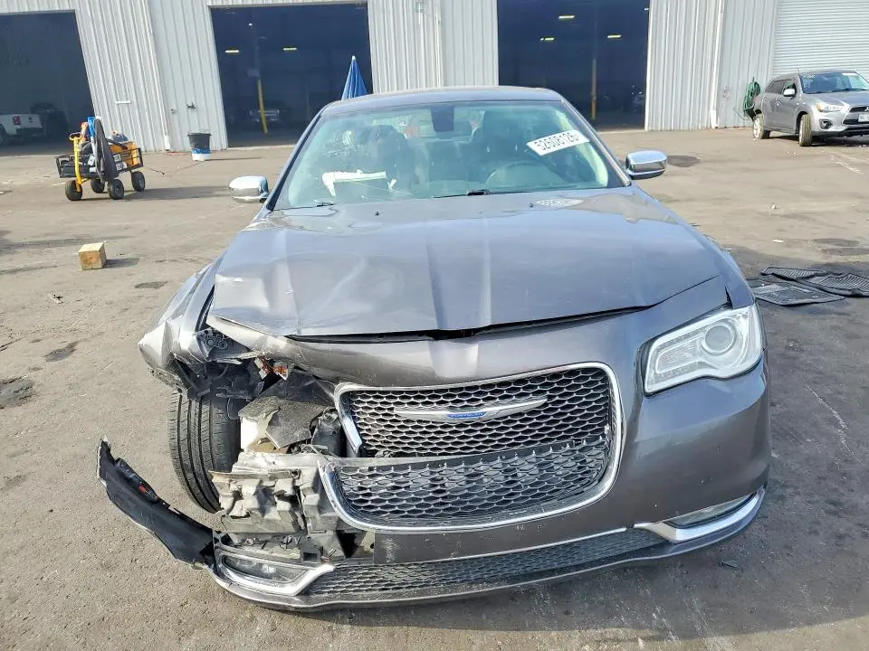 2019 CHRYSLER 300 LIMITED  