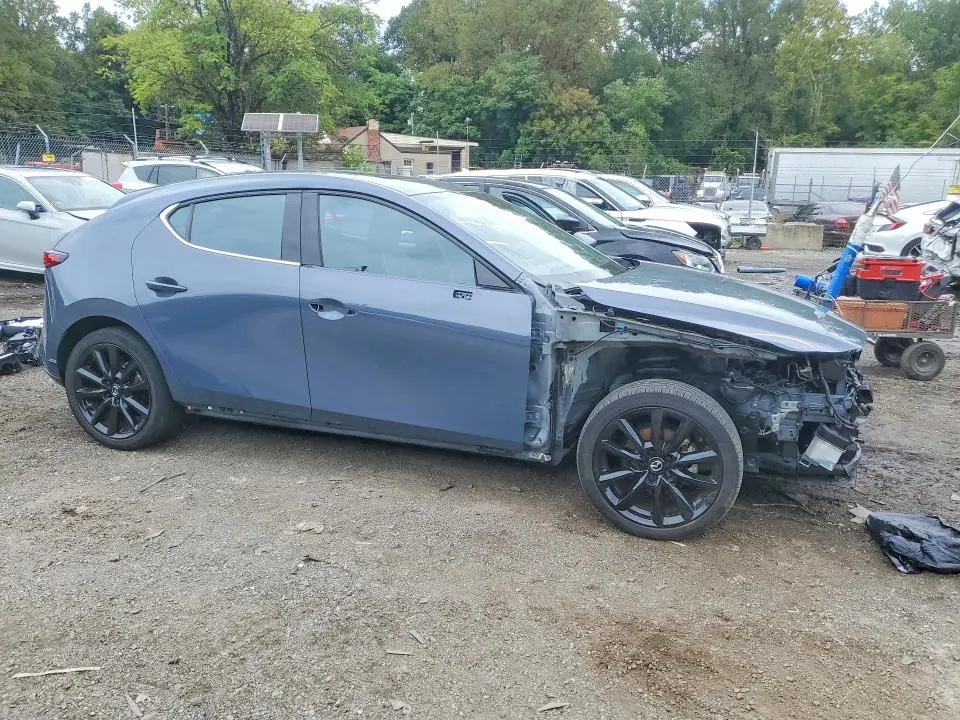 2023 MAZDA 3 PREMIUM  