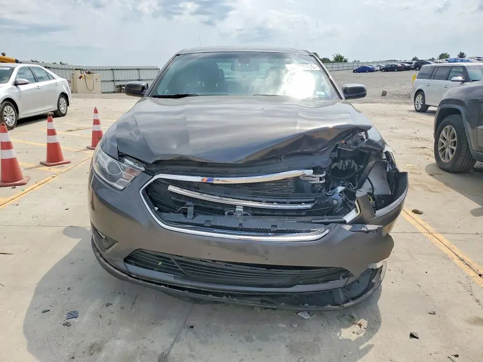 2018 FORD TAURUS SEL  