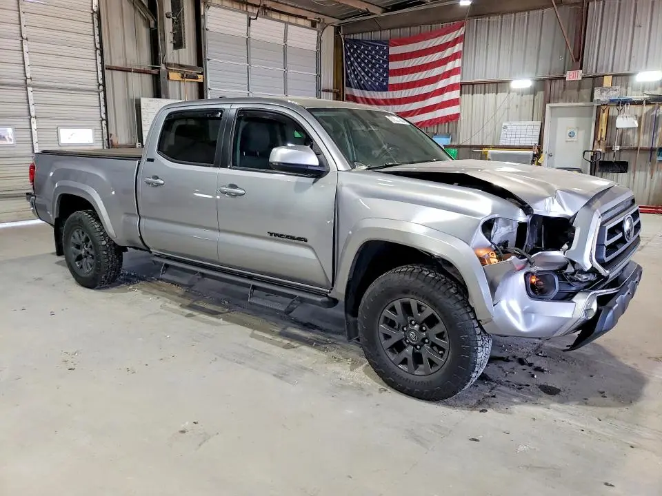 2021 TOYOTA TACOMA SR5 V6  