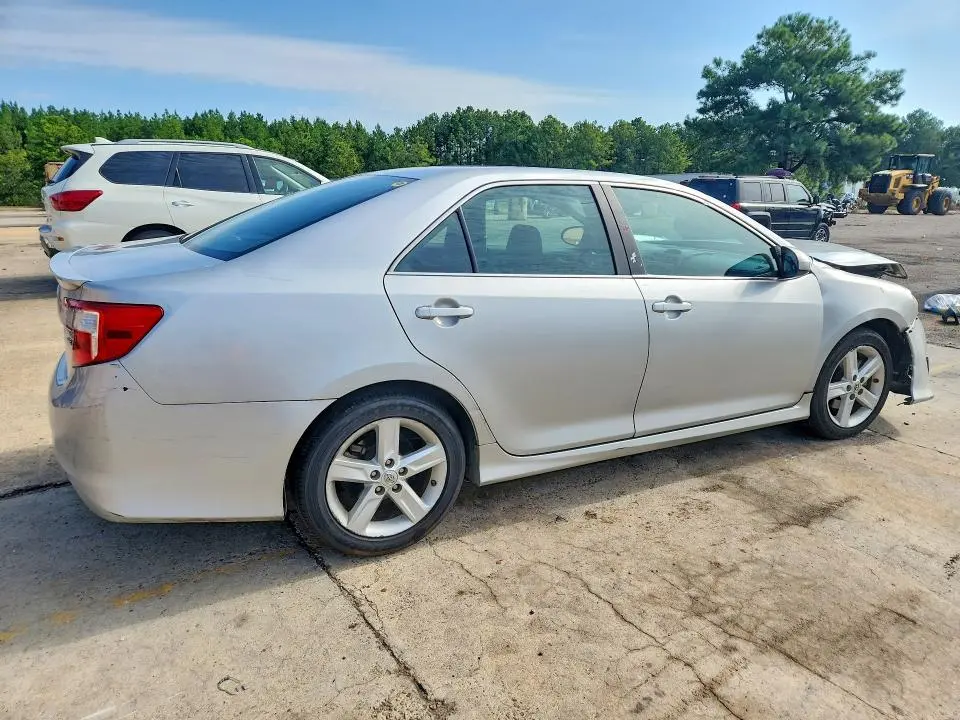 2013 TOYOTA CAMRY SE  