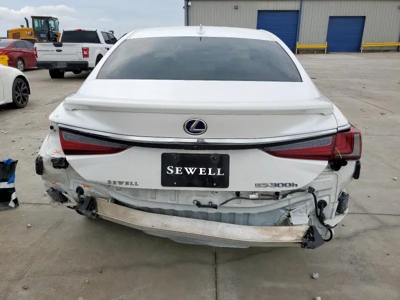 2022 LEXUS ES 300H BASE  