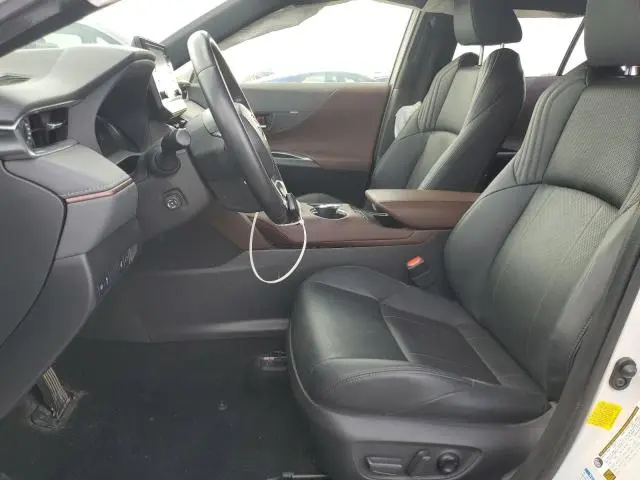 2021 TOYOTA VENZA LE  