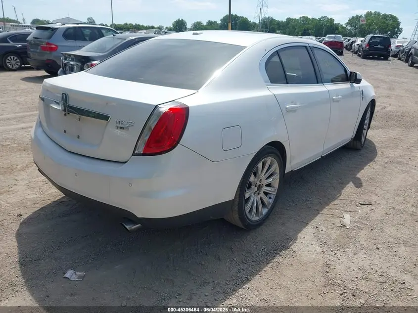 2011 LINCOLN MKS  