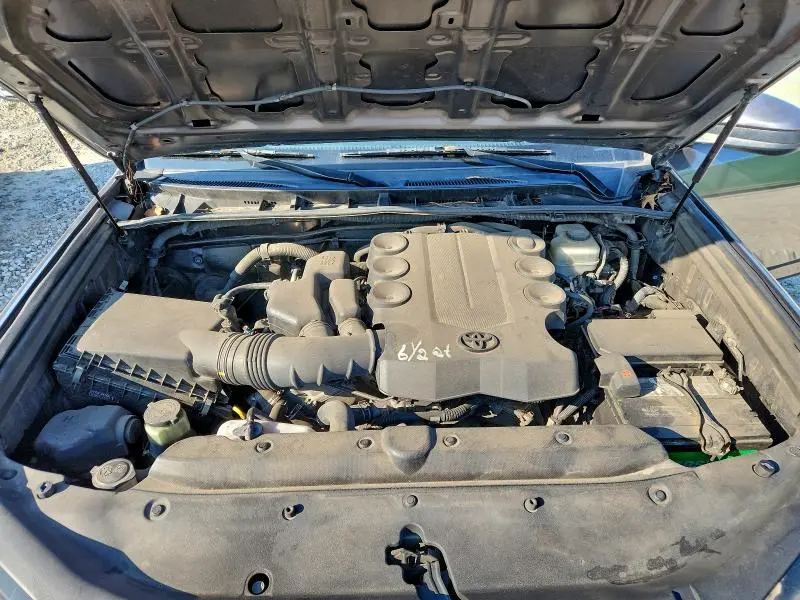 2014 TOYOTA 4RUNNER SR5  