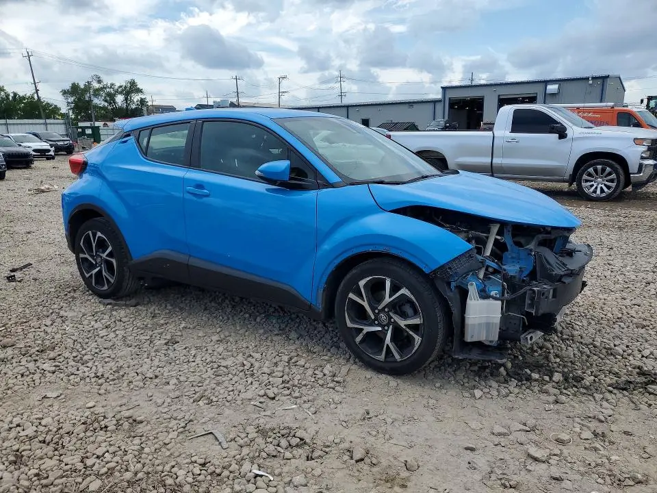 2019 TOYOTA C-HR XLE  