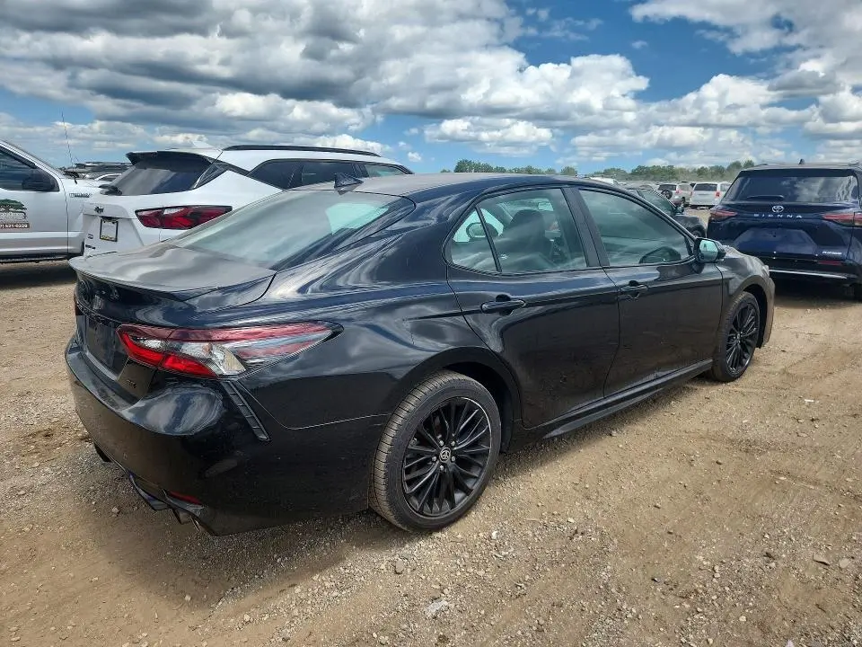 2022 TOYOTA CAMRY SE NIGHTSHADE  
