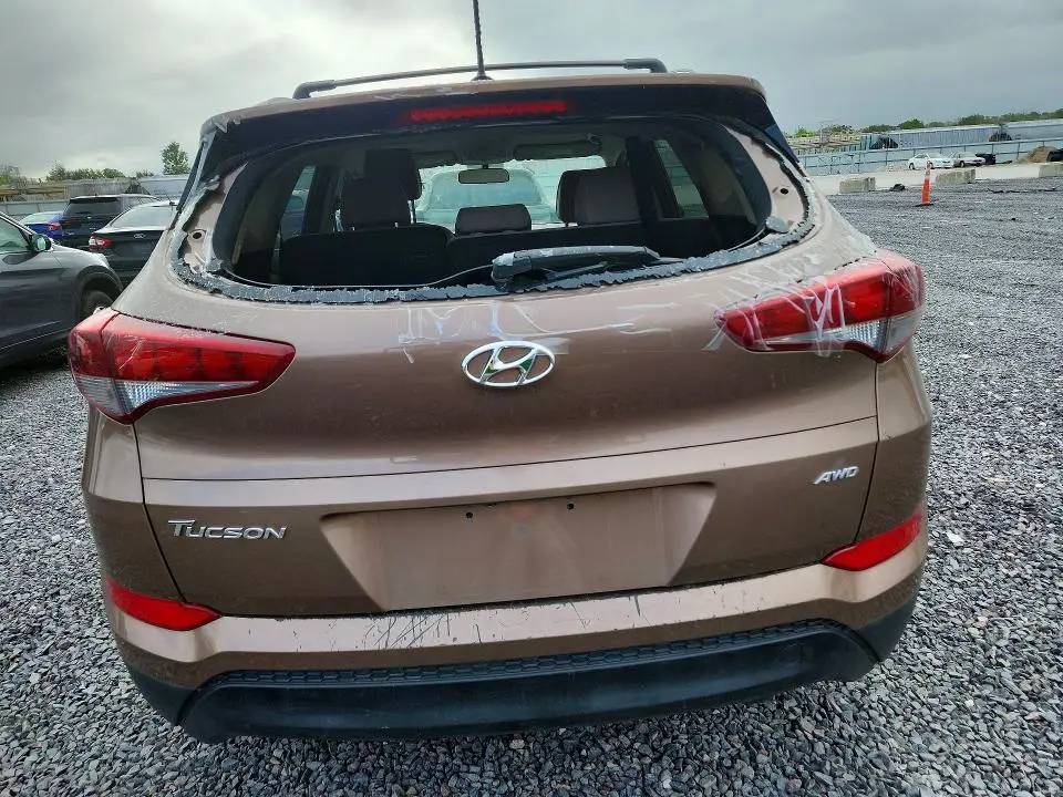 2017 HYUNDAI TUCSON SE  