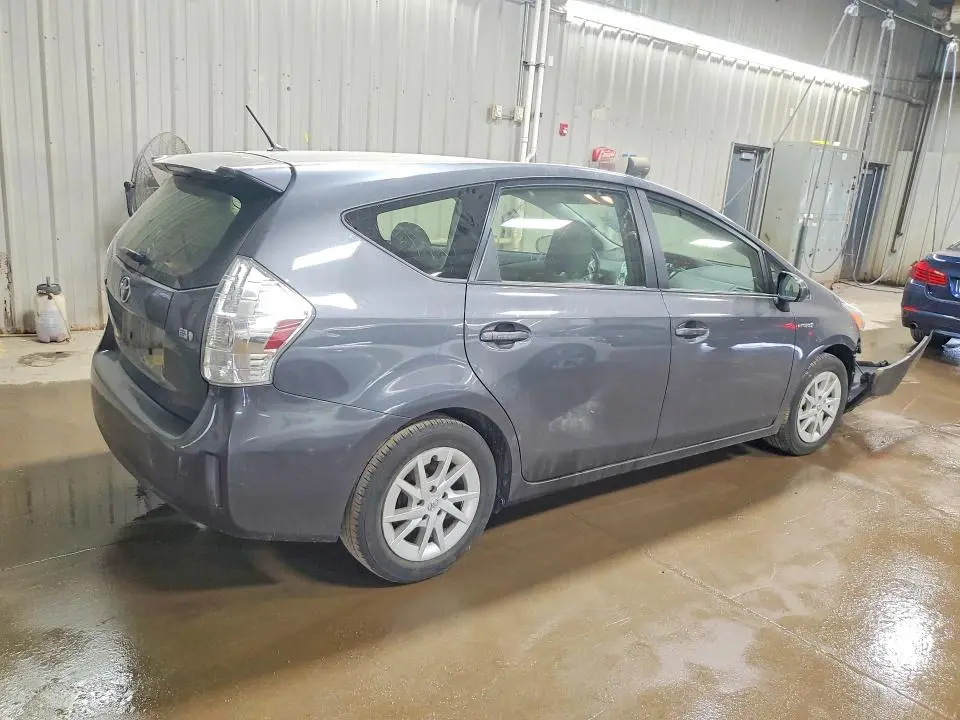 2012 TOYOTA PRIUS V TWO  