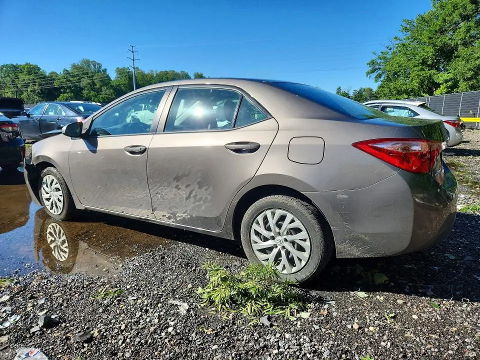 2017 TOYOTA COROLLA LE  