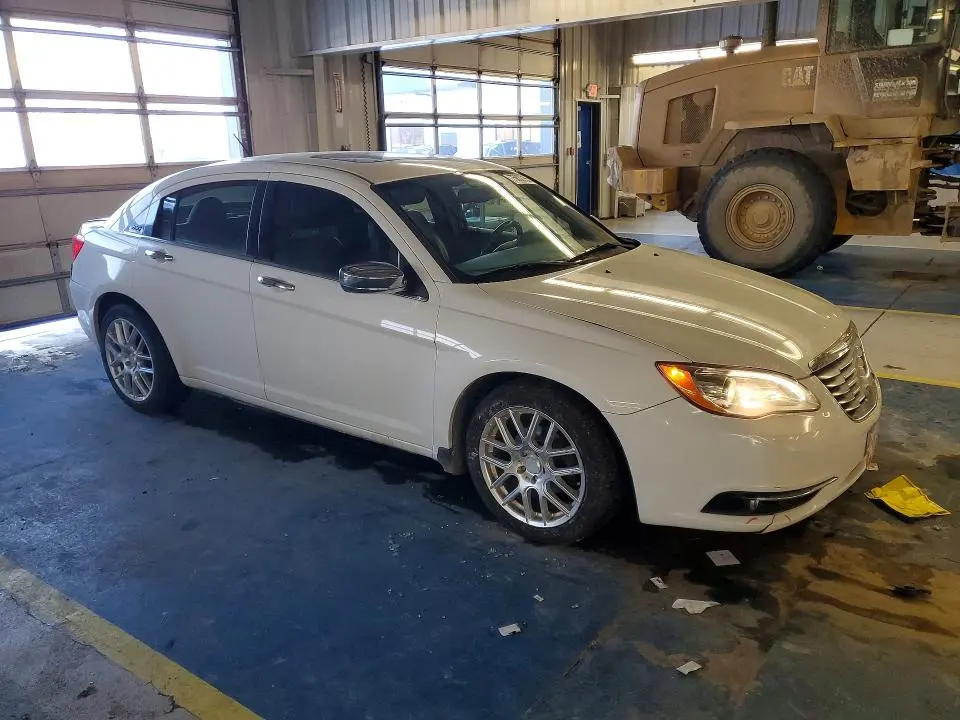 2013 CHRYSLER 200 LIMITED  