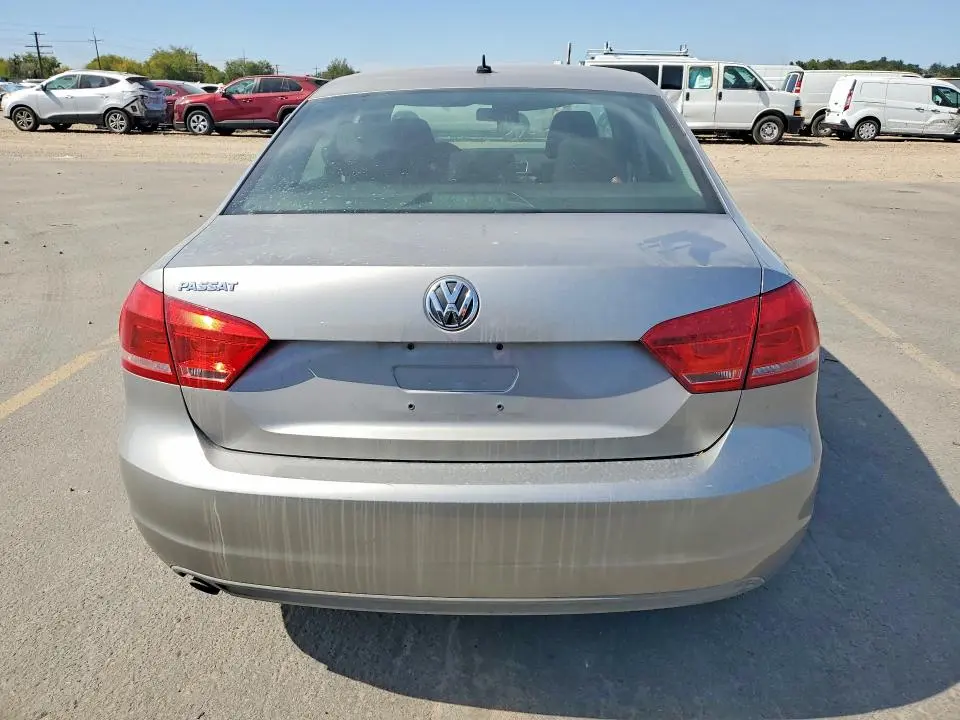 2013 VOLKSWAGEN PASSAT S  