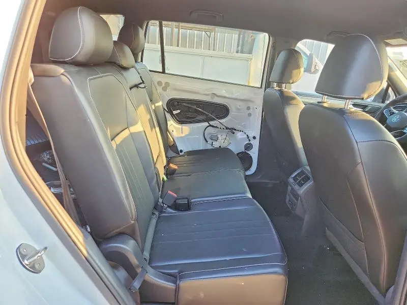 2022 VOLKSWAGEN TIGUAN SE R-LINE BLACK  
