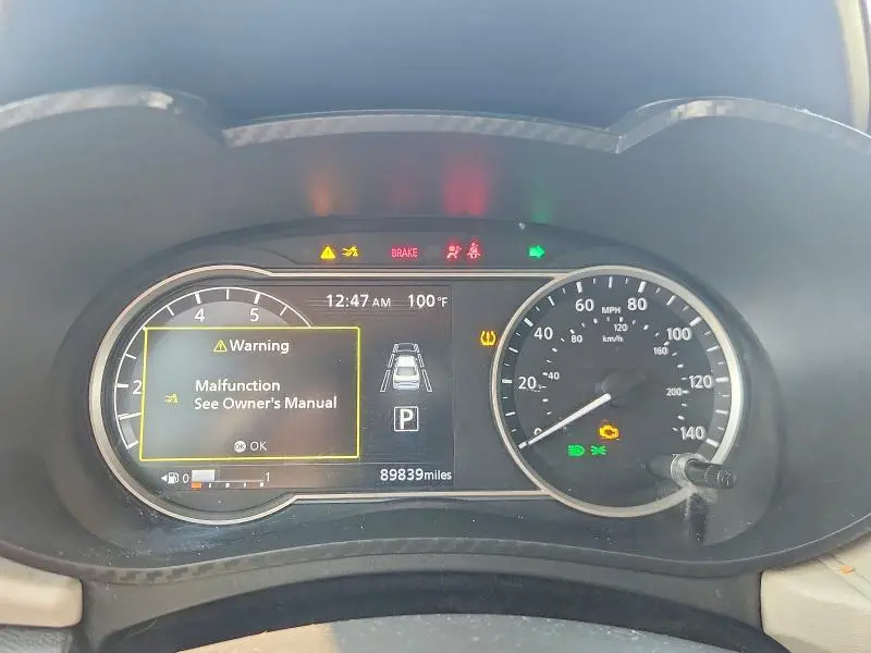 2021 NISSAN VERSA SV  
