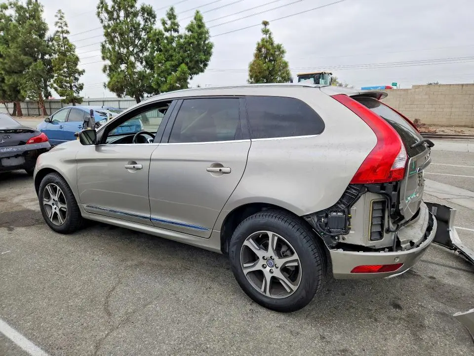 2014 VOLVO XC60 T6  