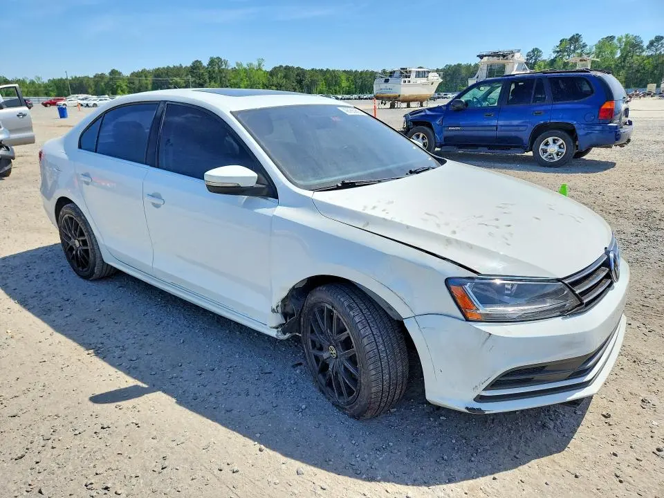 2017 VOLKSWAGEN JETTA SE  