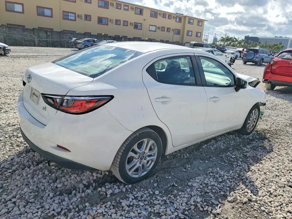 2017 TOYOTA YARIS IA BASE  