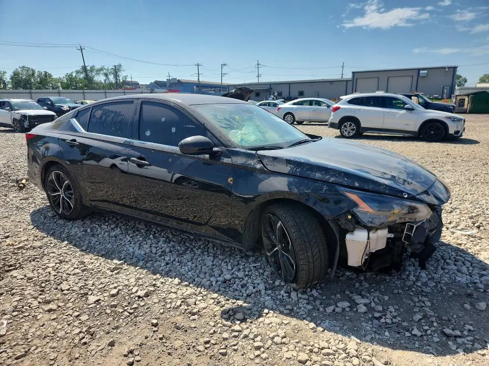 2024 NISSAN ALTIMA SR  
