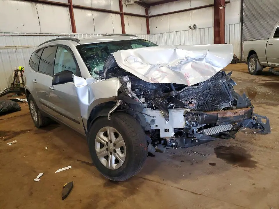 2010 CHEVROLET TRAVERSE LS  